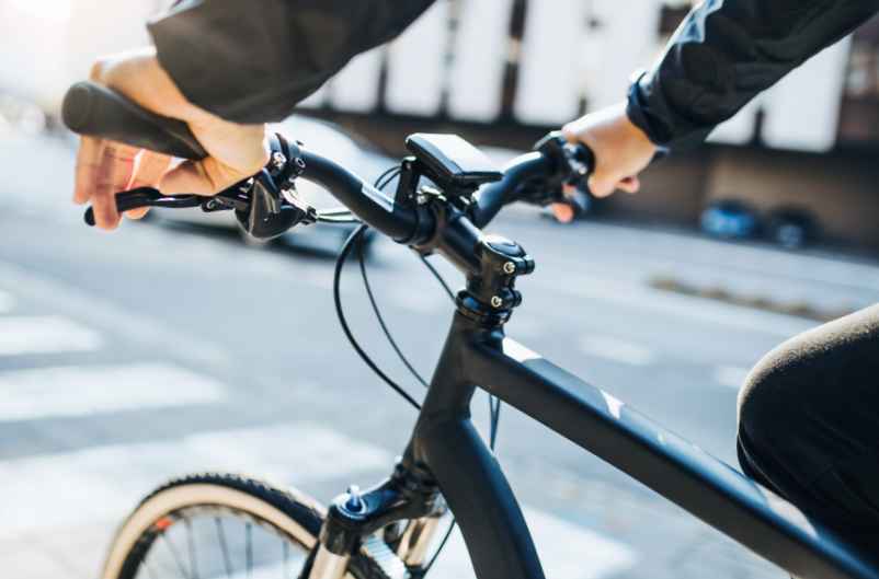 Procéder au montage de la batterie